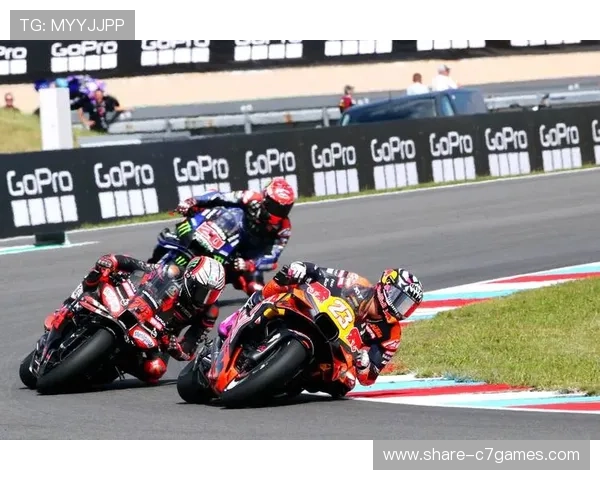 MotoGP赛季激烈角逐新动向 比赛规则变化引发车迷热议