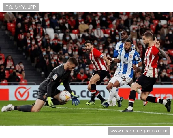 巴黎圣日耳曼迎来关键比赛前夕阵容调整与战术新部署